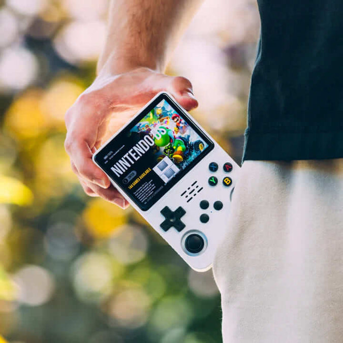 R36S vs Retroid Pocket Flip 2 2026: Budget vs Flagship — Which Is Right for You?